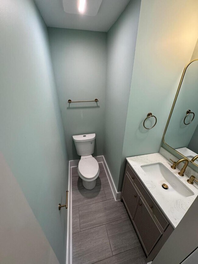 Building Photo - 438 Wales Rd NE