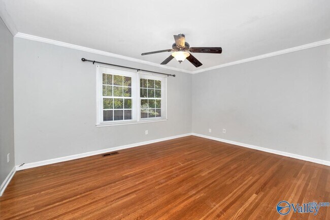 Building Photo - 8002 Greenwillow Ct SE