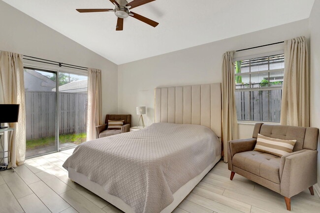 Building Photo - 15 Admirals Ct