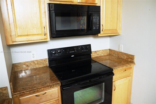 Building Photo - 5600 N Flagler Dr