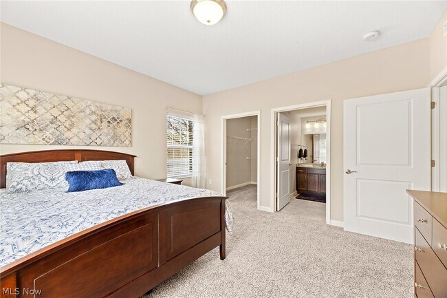 Building Photo - 558 Colony Park Dr