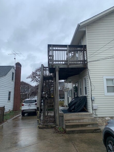 stairs to entry - 1524 Westwood Ave