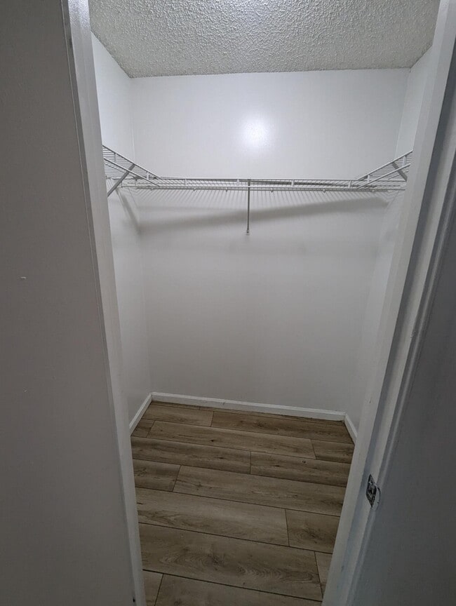 Building Photo - 1215 Crystal Way