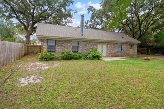 Building Photo - Bay Meadows 3BR Home Near NAS Pensacola with Granite Kitchen & Fenced Backyard