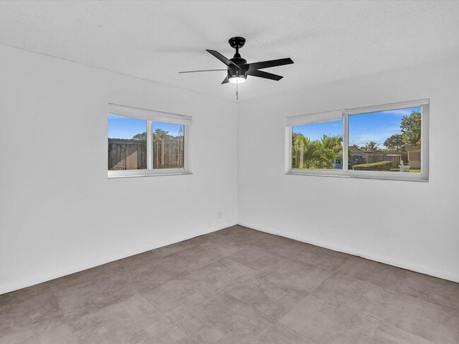 Building Photo - 6661 Meade St