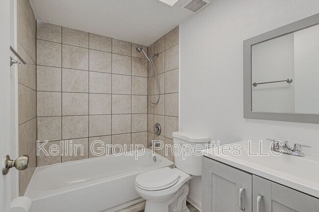 Building Photo - 401 Big Cedar Way
