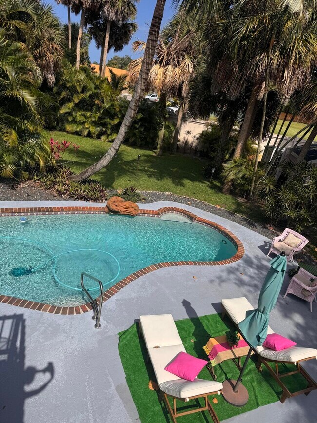 Building Photo - 1256 Palmetto Rd