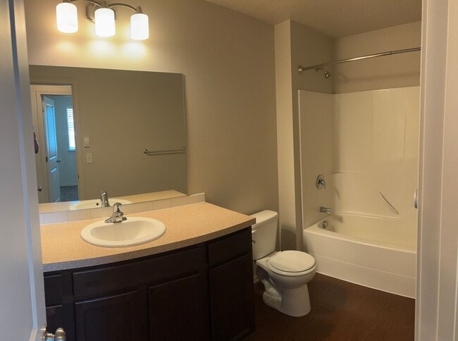 Building Photo - 1382