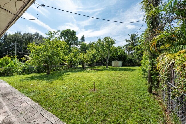 Building Photo - 2726 Adams St