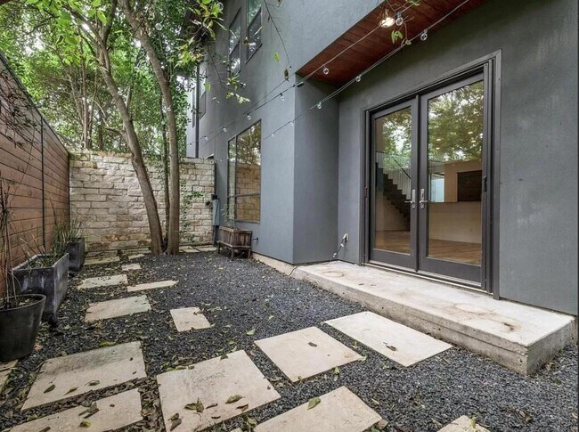 Building Photo - 1907 W 30th St