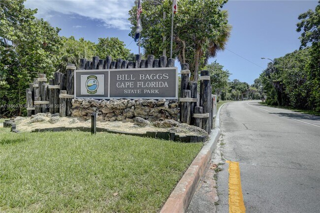 Building Photo - 1111 Crandon Blvd