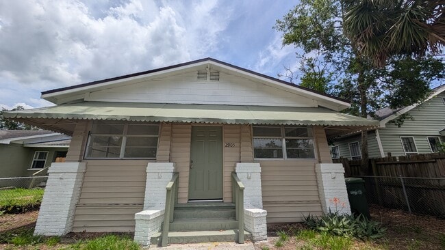 Primary Photo - 2905 N Blvd