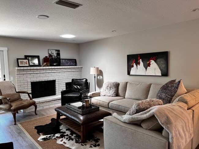 Building Photo - 135 Vineyard Cir