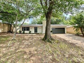 Building Photo - 5 Bedroom 2 Bath in South East Tyler!