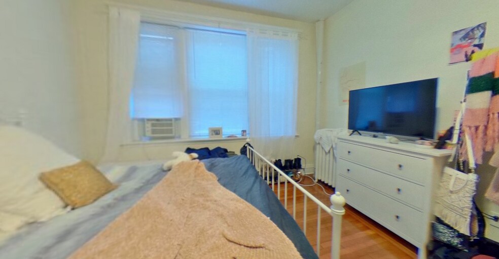 Building Photo - 22 Euston St