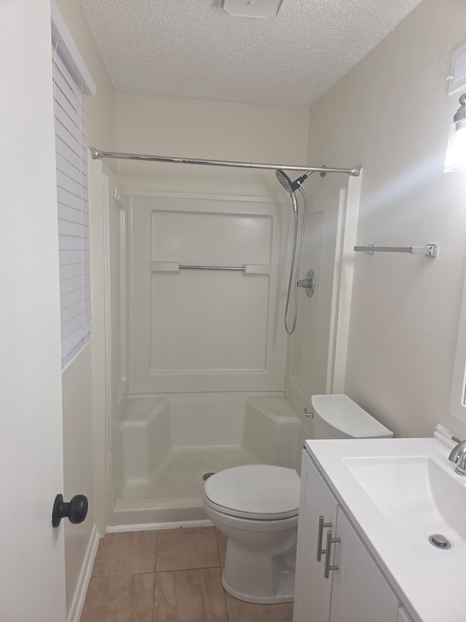 Building Photo - 583 Winding Creek Rd