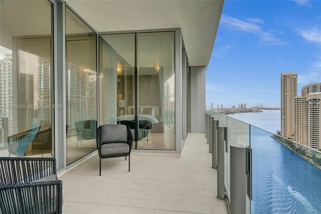 Building Photo - 300 Biscayne Blvd Way
