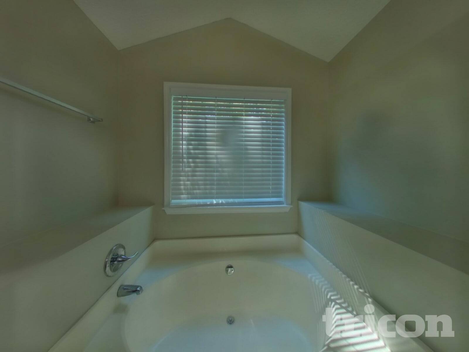 Building Photo - 170 Oak Hill Dr