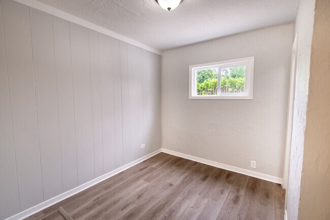 Building Photo - VPM2949D-3