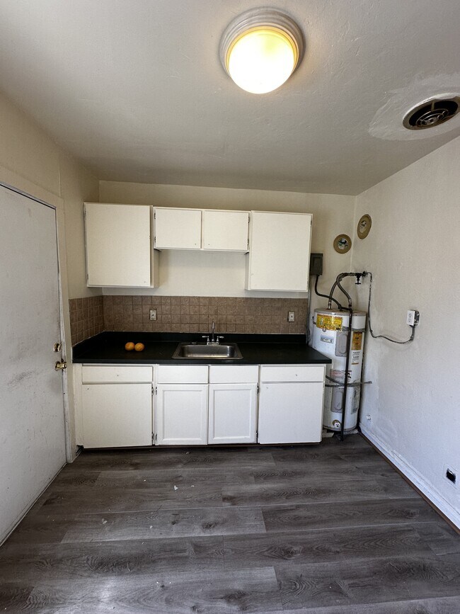 Building Photo - 2032 92nd Ave