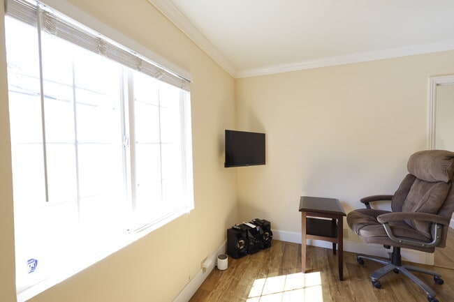 Building Photo - 18621 Bryant St