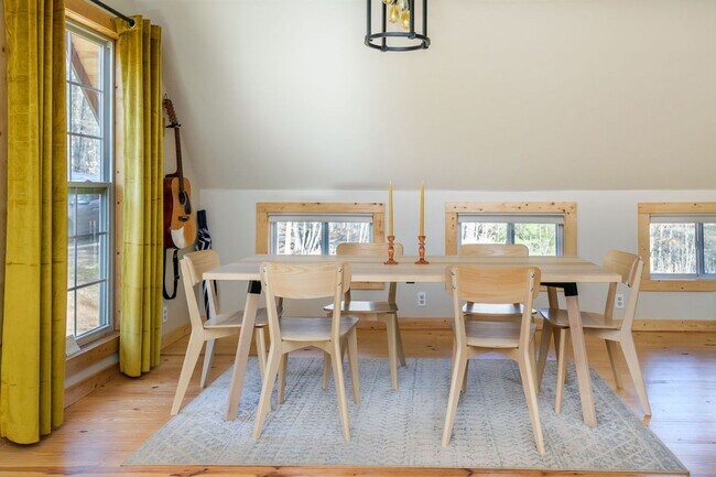 Building Photo - Barn-Style Modern Farmhouse with Mountain Views in Candler — 30 Minutes to Downtown Asheville