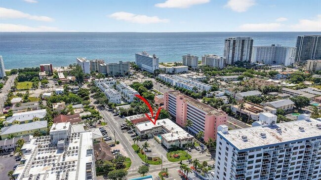 Building Photo - 1450 N Riverside Dr