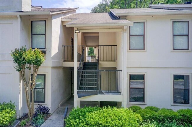 Building Photo - 1603 Huntingdon Chase