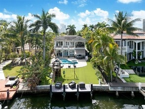 Building Photo - 520 N Pkwy