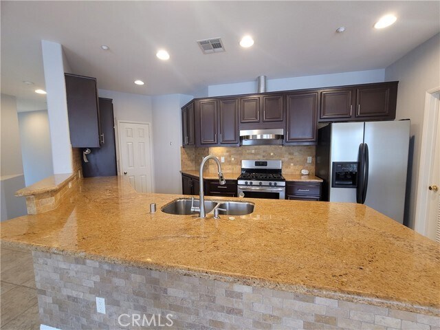 Building Photo - 74 Rosenblum