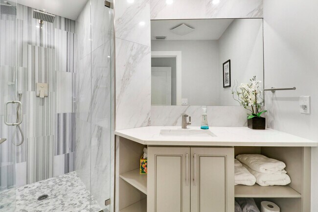 Building Photo - 104 Sea Oats Dr