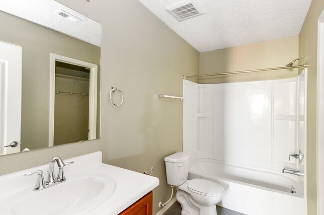 Building Photo - Three Bedroom, 2 Bathroom in newer Subdivision