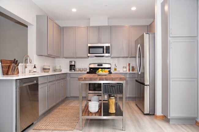 Building Photo - 3467 Ravinia Cir