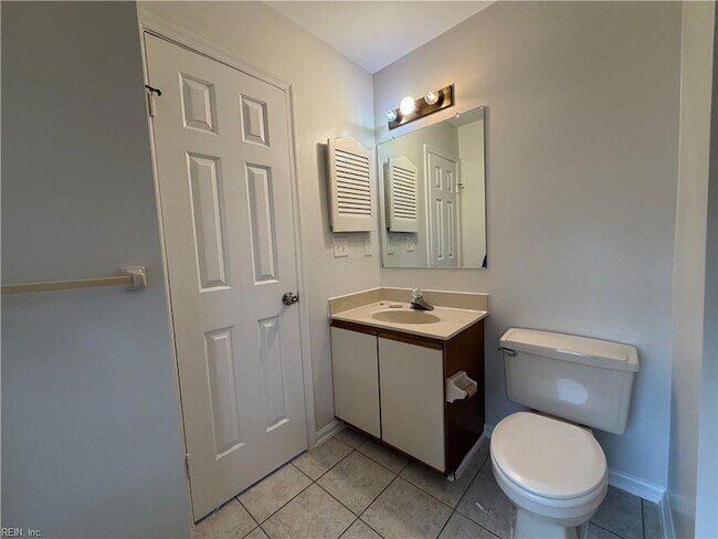 Building Photo - 5608 Tourmaline Ct