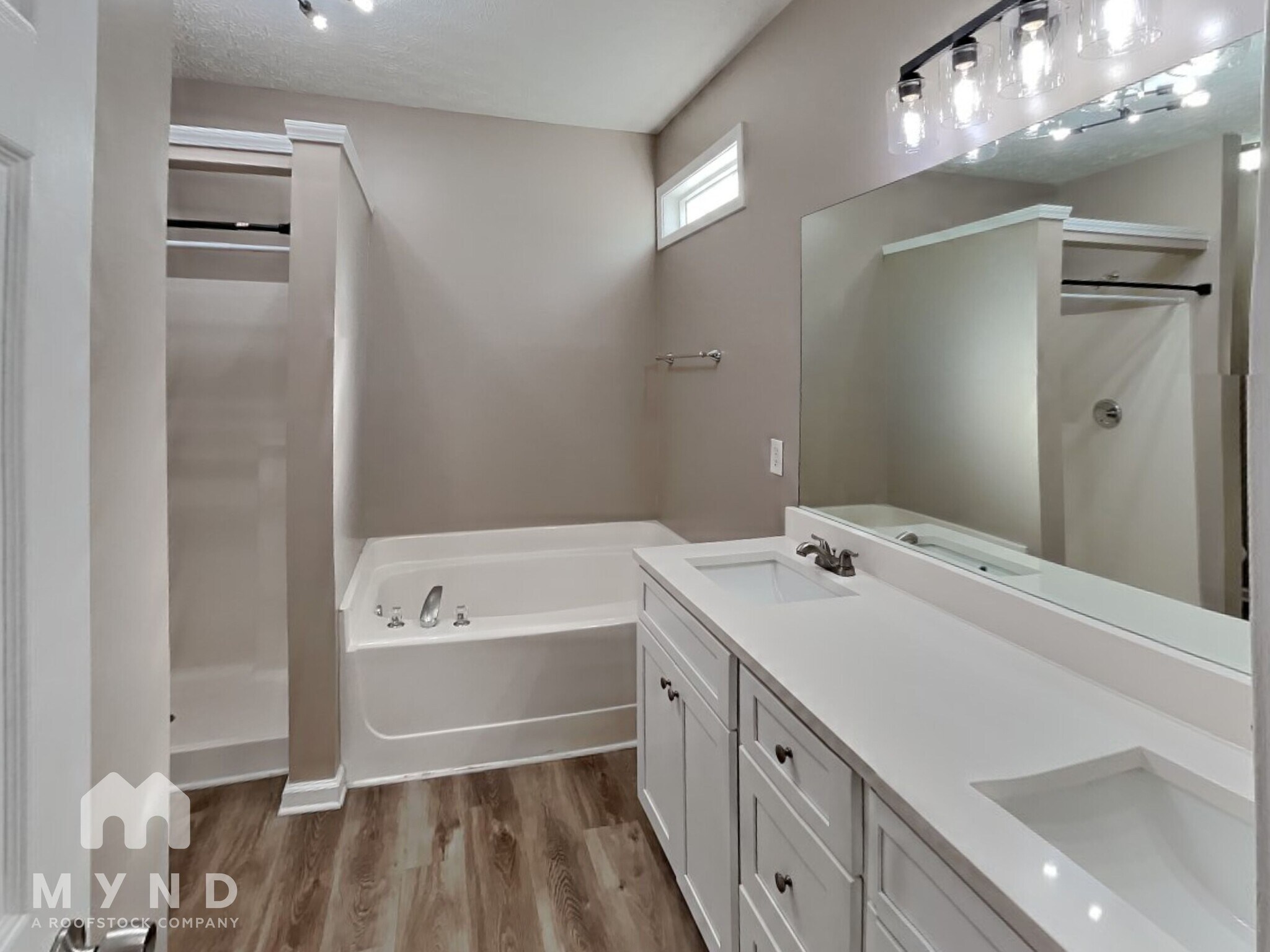 Building Photo - 8315 Somerset Way