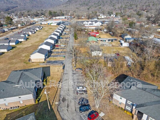 Building Photo - 207 Eveningside Dr