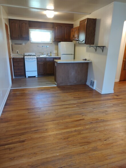Building Photo - 2012 Dexter Ave