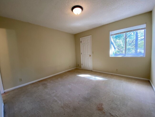 Building Photo - AVAILABLE AUGUST! [NO PETS PERMITTED]