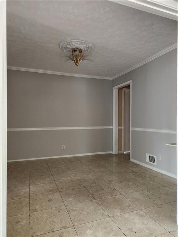 Building Photo - 2959 Pine Hill Dr