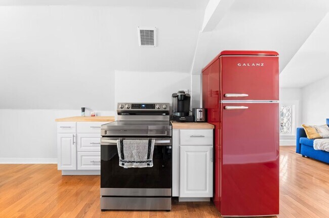 Building Photo - 67 Curtis Rd