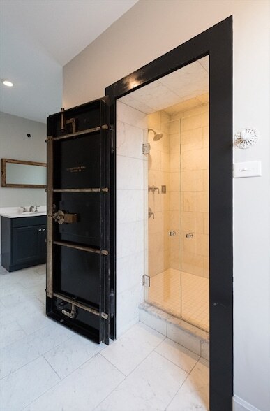 Building Photo - 6 Main St Ext