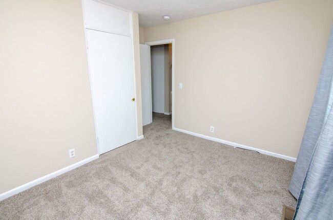 Building Photo - 12th South Home!