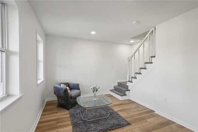 Building Photo - HOME FOR THE HOLIDAYS SPECIAL!-4 BEDROOM HOME IN FOX CHAPEL