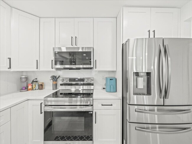 Building Photo - 3811 River Grove Ct
