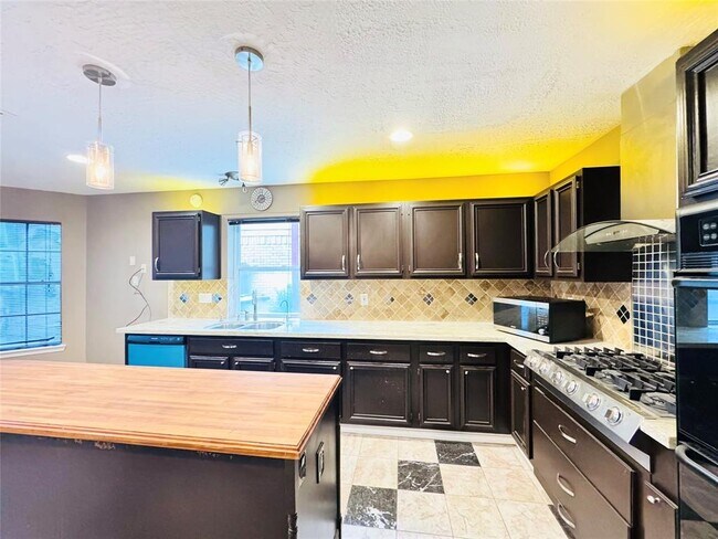 Building Photo - 3115 Ashford Bend Dr