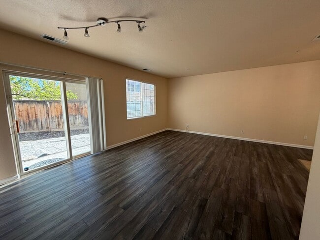 Building Photo - 2371 Roman Dr