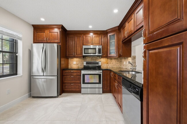 Building Photo - 454 Westree Ln