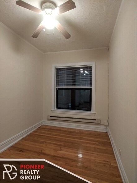 Building Photo - 630 W Cornelia Ave