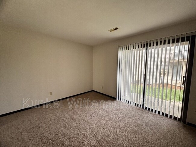 Building Photo - 262 Eagle Ridge