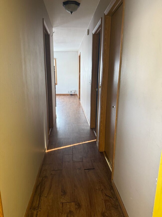 Building Photo - 2 bed 1 bath house